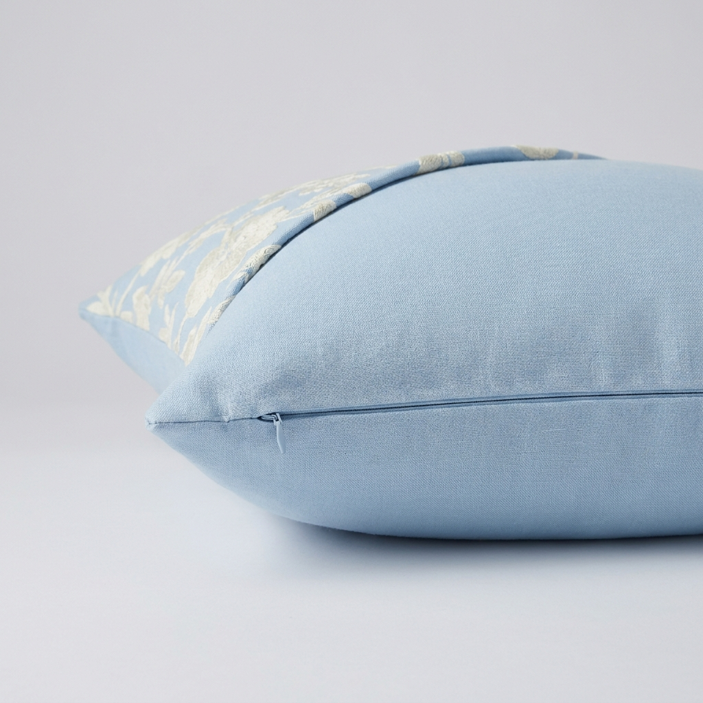 Linen back of the pillow cover with concealed zip
